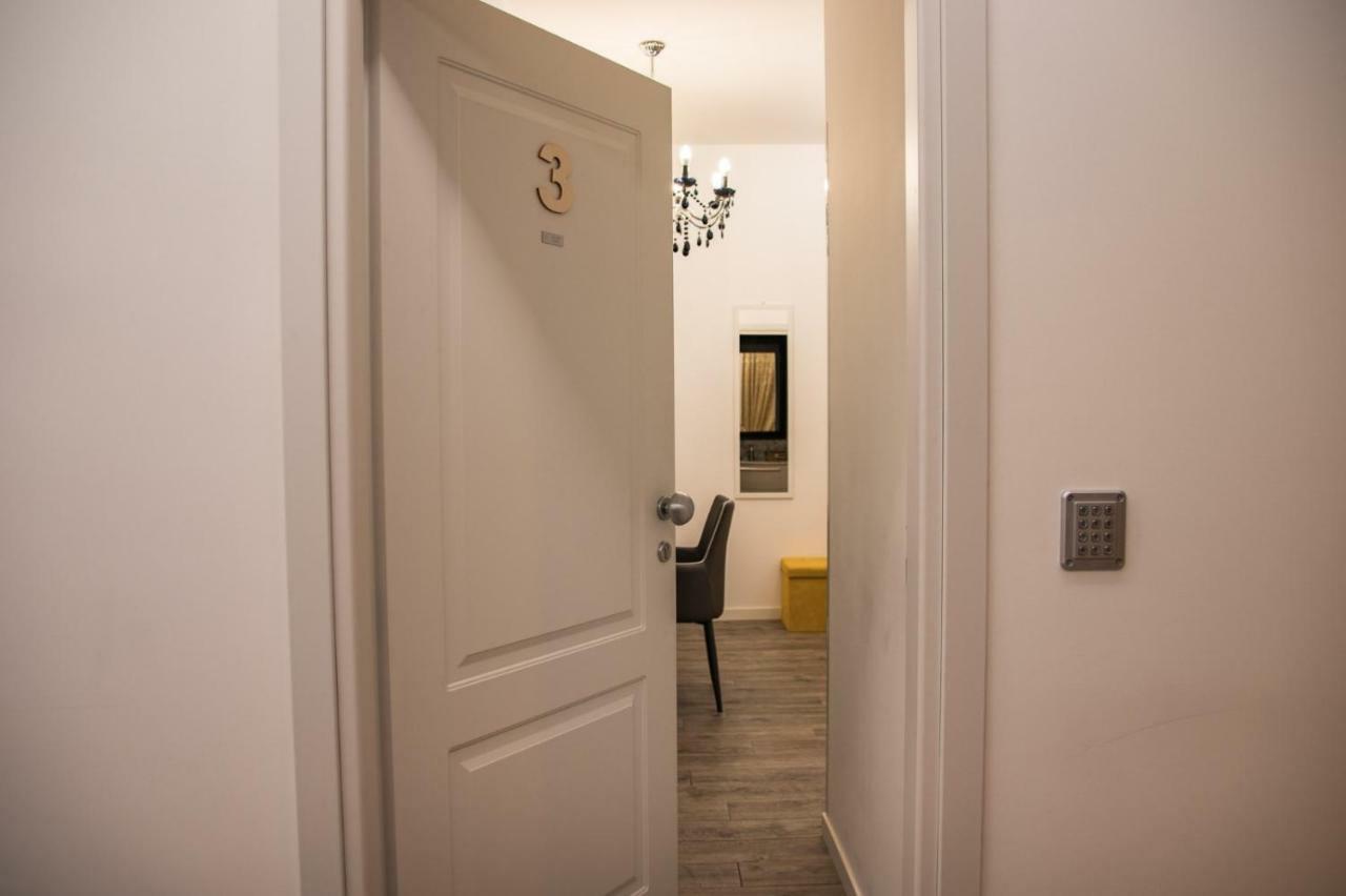 Double A Guest House Местре Екстериор снимка