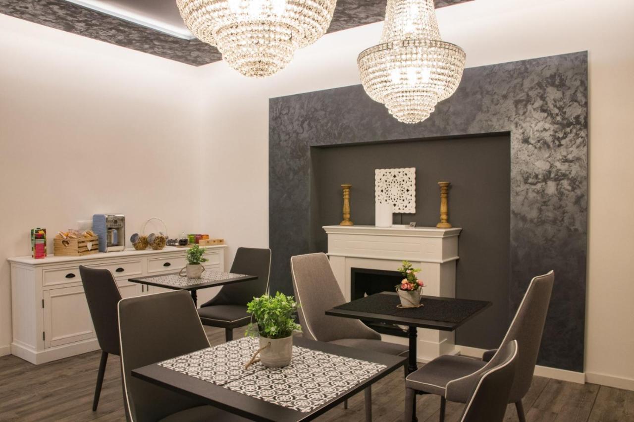 Double A Guest House Местре Екстериор снимка