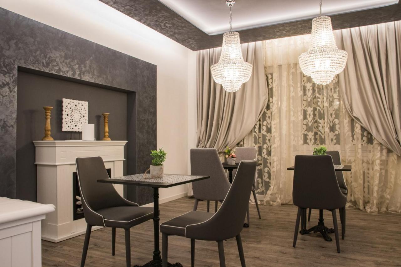 Double A Guest House Местре Екстериор снимка