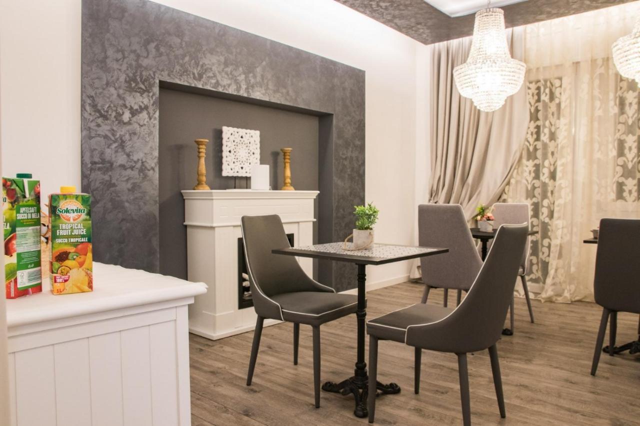Double A Guest House Местре Екстериор снимка